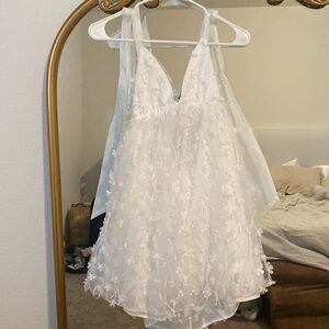 White Floral Appliqué Mini Dress - Elegant V-Neck Halter